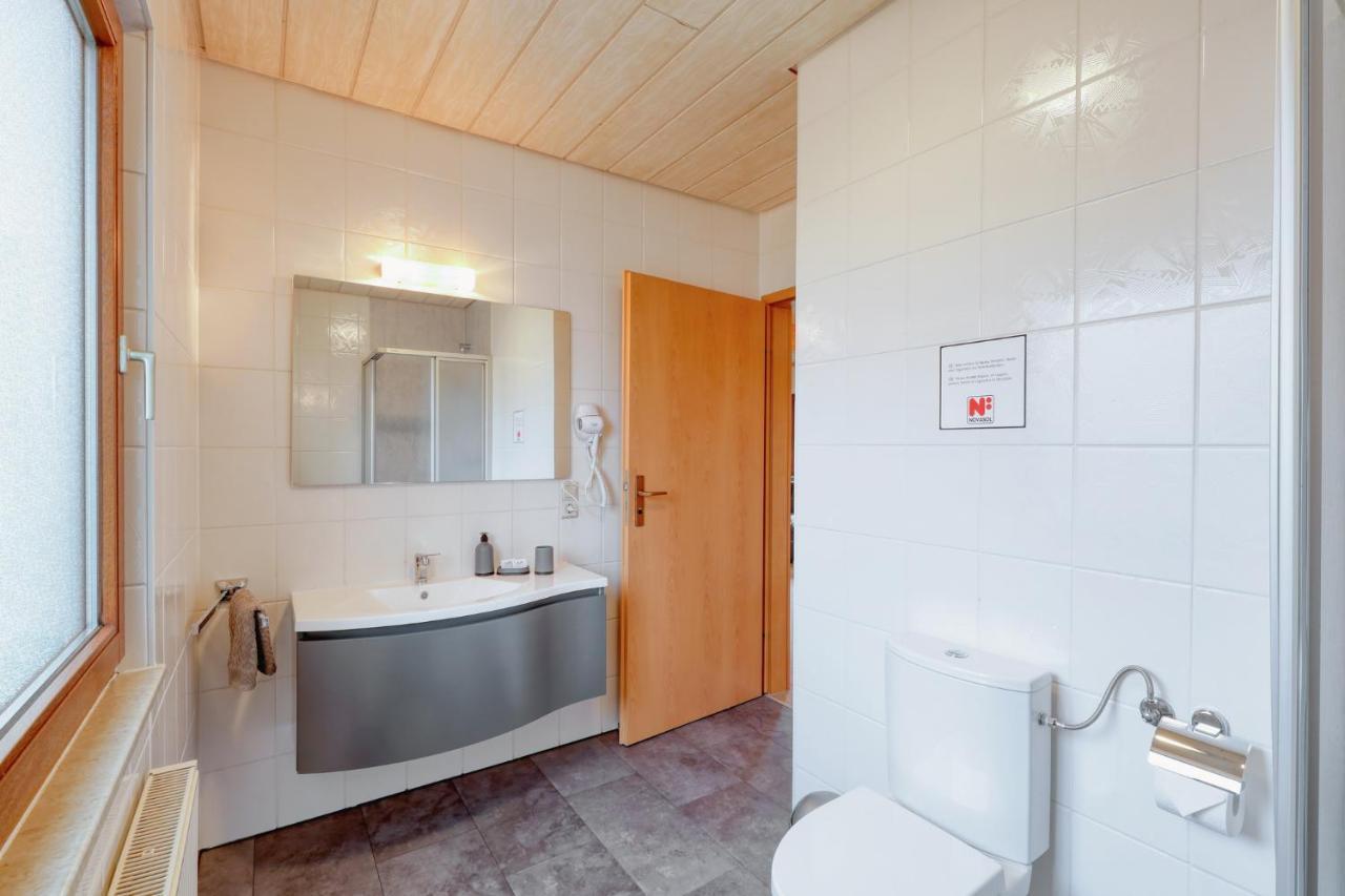 Seepark Kirchheim Ferienhaus Bei Nina Mit Sauna Luaran gambar